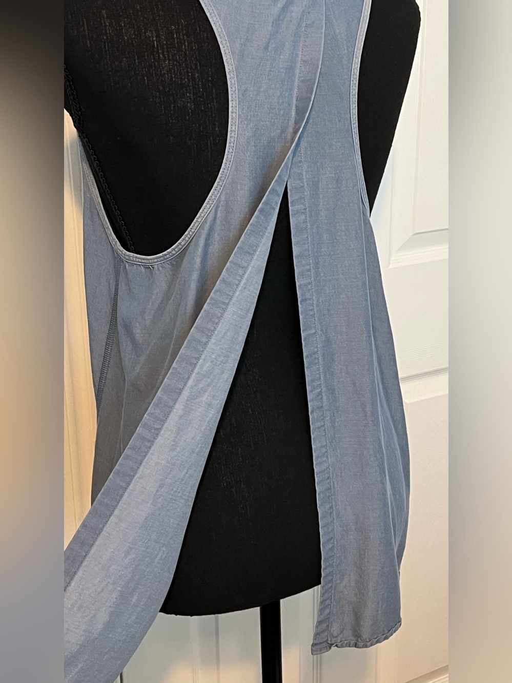 lululemon athletica Light Blue Chambray Split Racerback Tank EUC - Picture 6 of 6